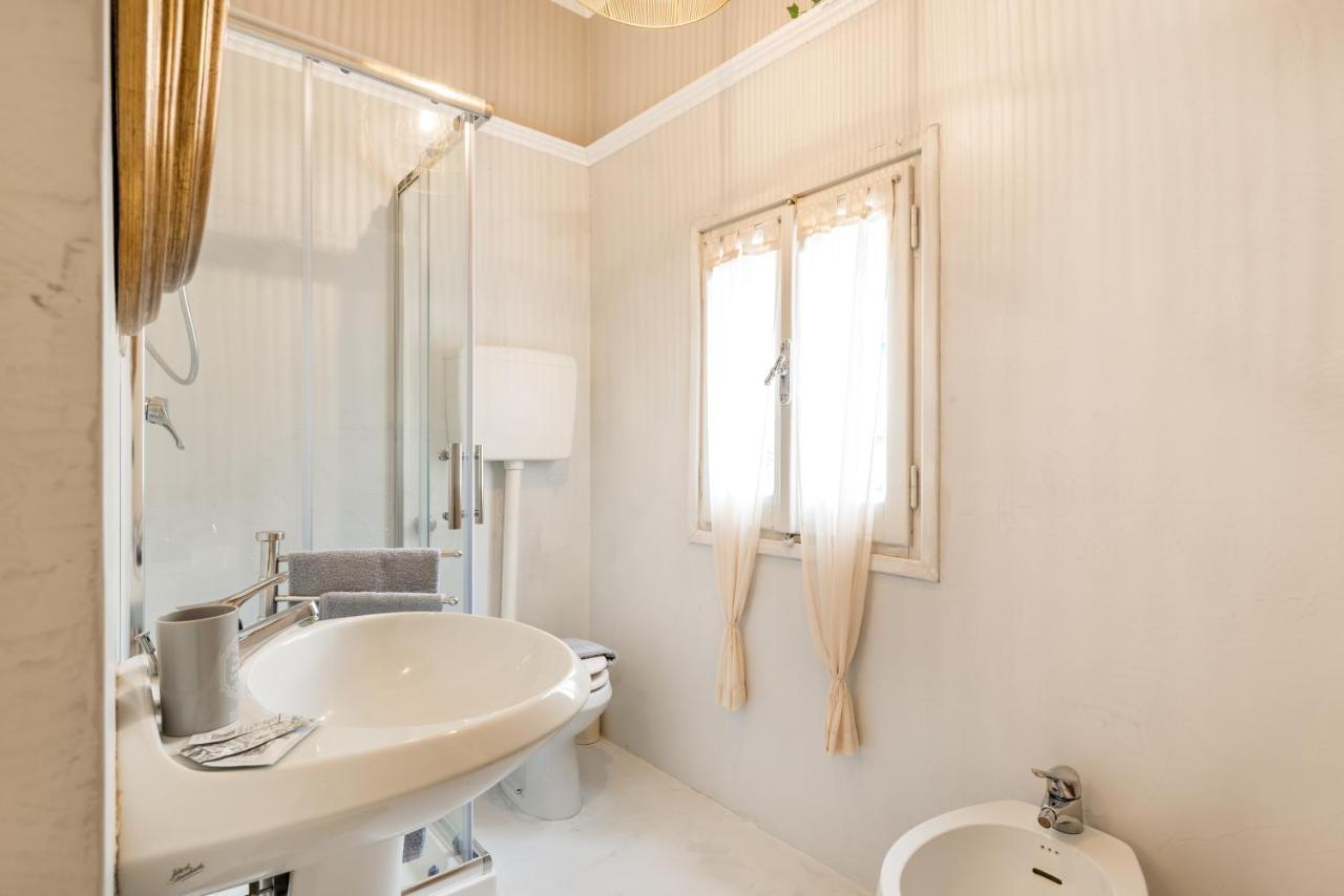Moulin Rouge Lerici Apartment Luaran gambar