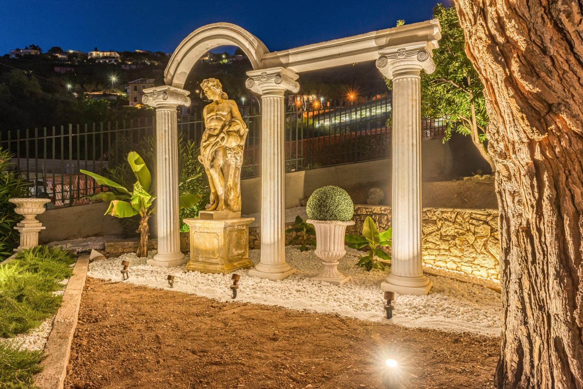 Moulin Rouge Lerici Apartment Luaran gambar